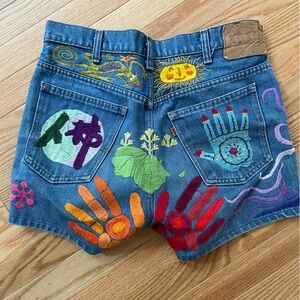 Levi’s w34 hand embroidery shorts